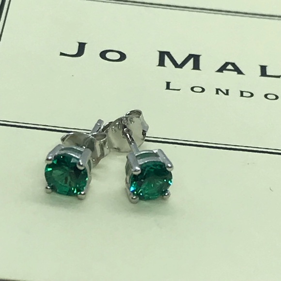 Sterling Silver 925 Emerald Stud Earrings - Picture 5 of 6